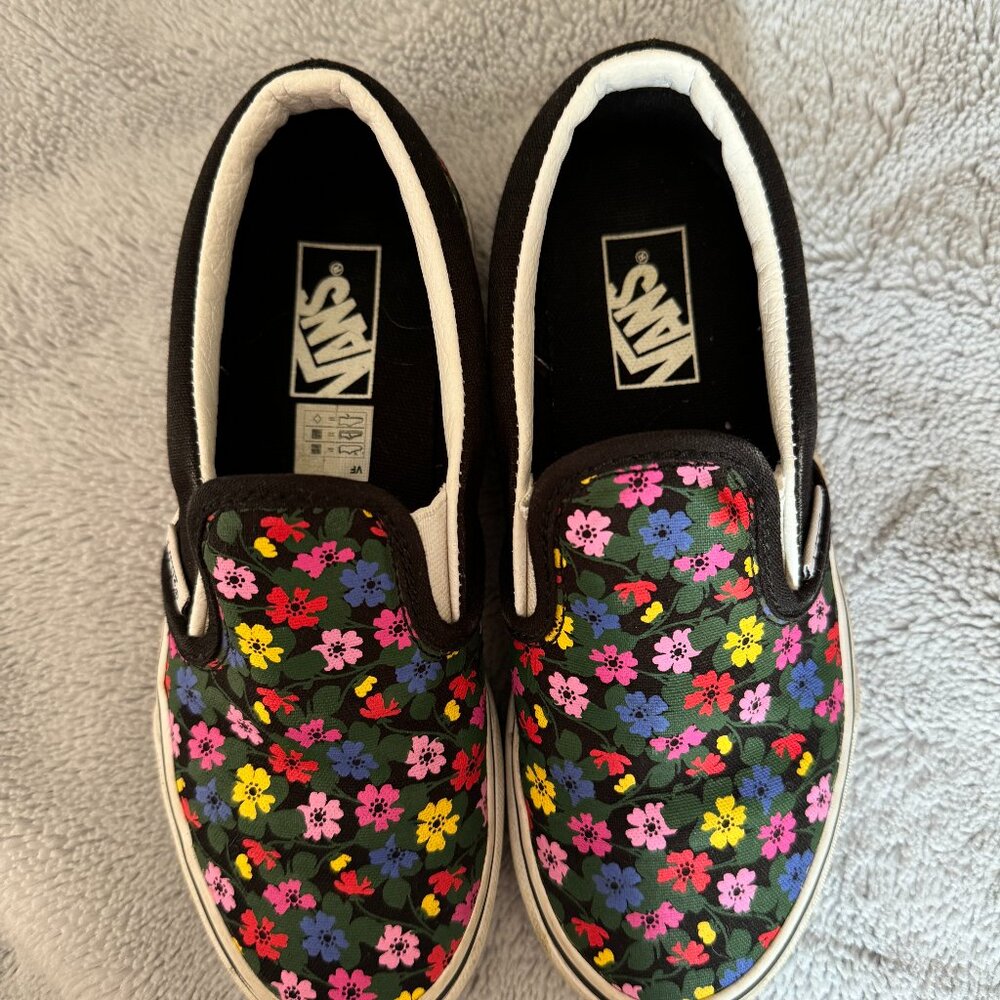 Vans Girls Slip On Sneakers - Size 1 (Black, Floral)